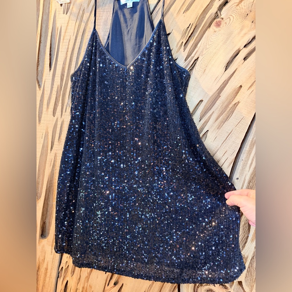 JADE JOHNNY WAS FIONA BLACK
SEQUIN & SILK CAMI TANK TOP. SIZE: S